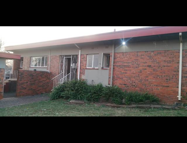 3 BEDROOM HOUSE FOR SALE IN SUNNYRIDGE